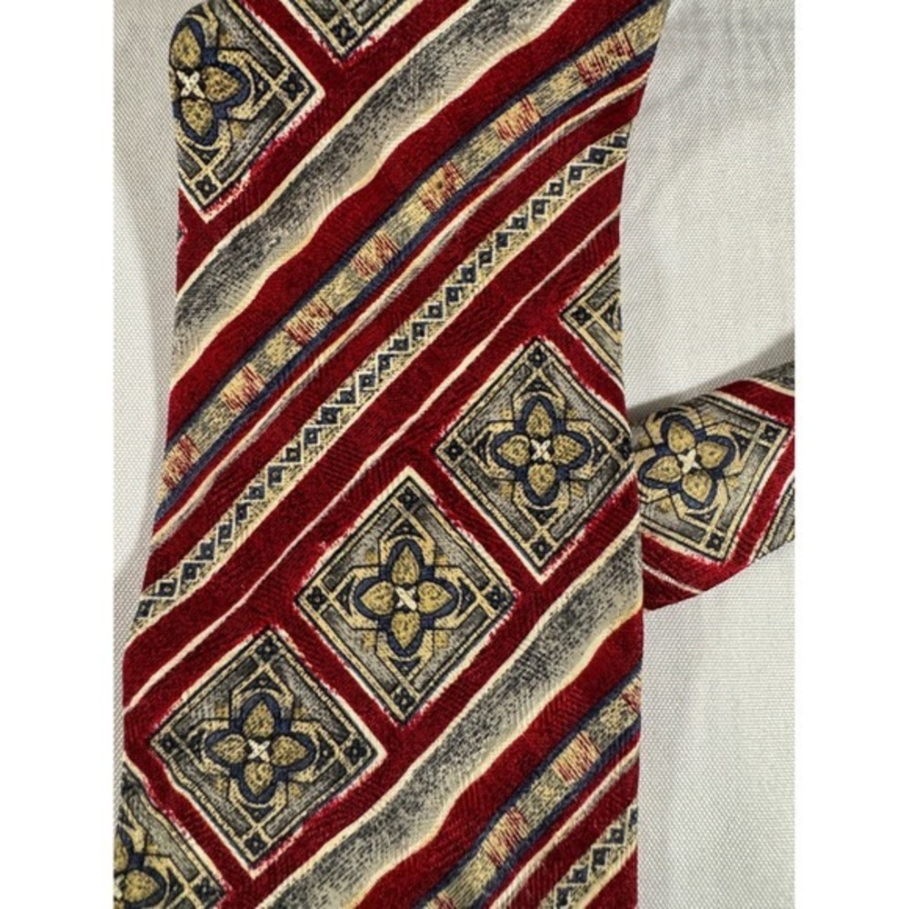 Mark Alexander Mens Silk Tie Red Grey Gold Geometric Medallion Striped Accessory